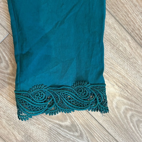 Chico’s green pull on pants - Picture 2 of 2